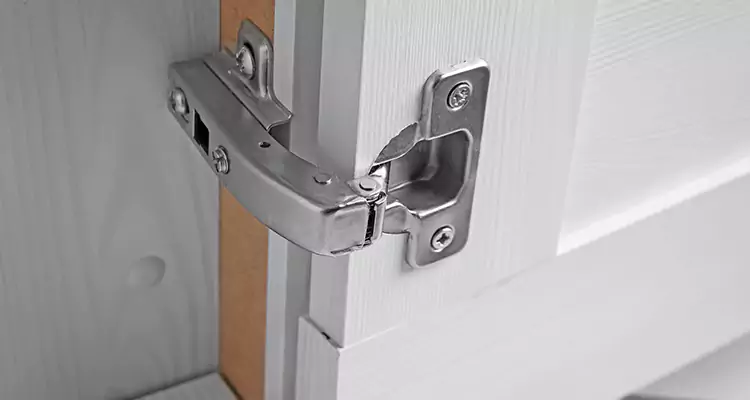 Shower Door Hinge Replacement in Panama City, FL