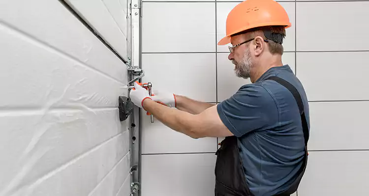 Emergency Garage Door Repair in Panama City, FL